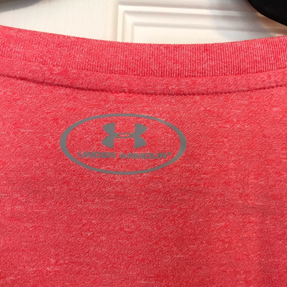UNDER ARMOUR Medium Pink V-Neck T-Shirt Heat Gear - Picture 5 of 6